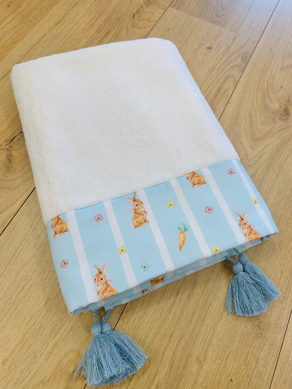 BEACH TOWEL RABBIT BLUE -  - maia pata
