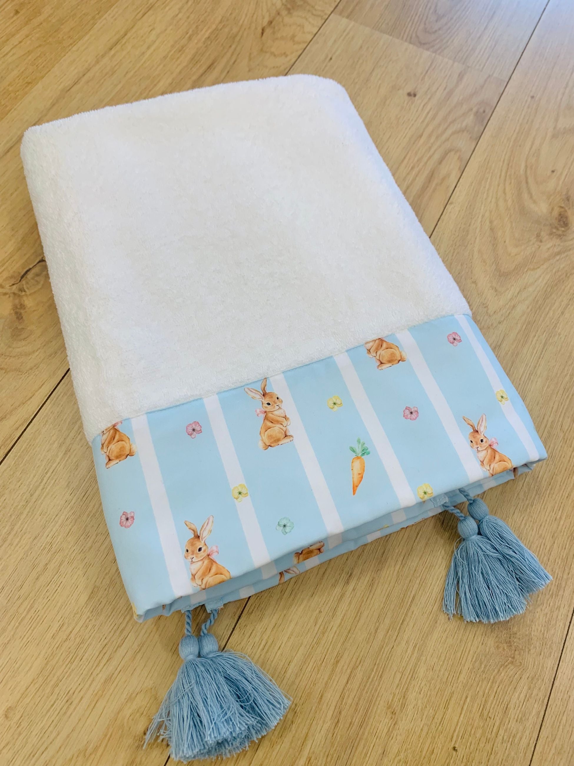 BEACH TOWEL RABBIT BLUE -  - maia pata