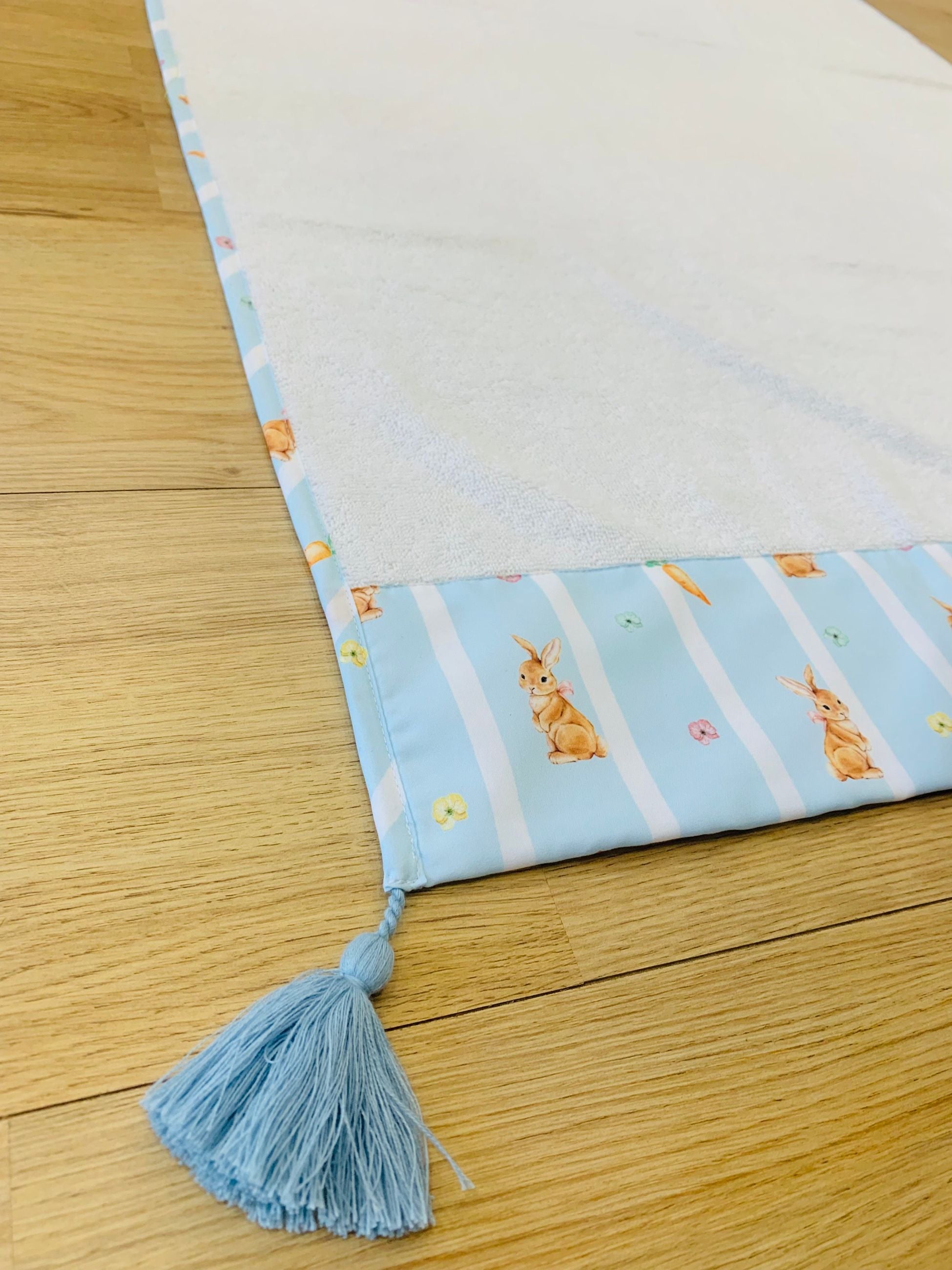 BEACH TOWEL RABBIT BLUE -  - maia pata